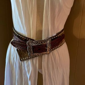 Nacona cowhide belt